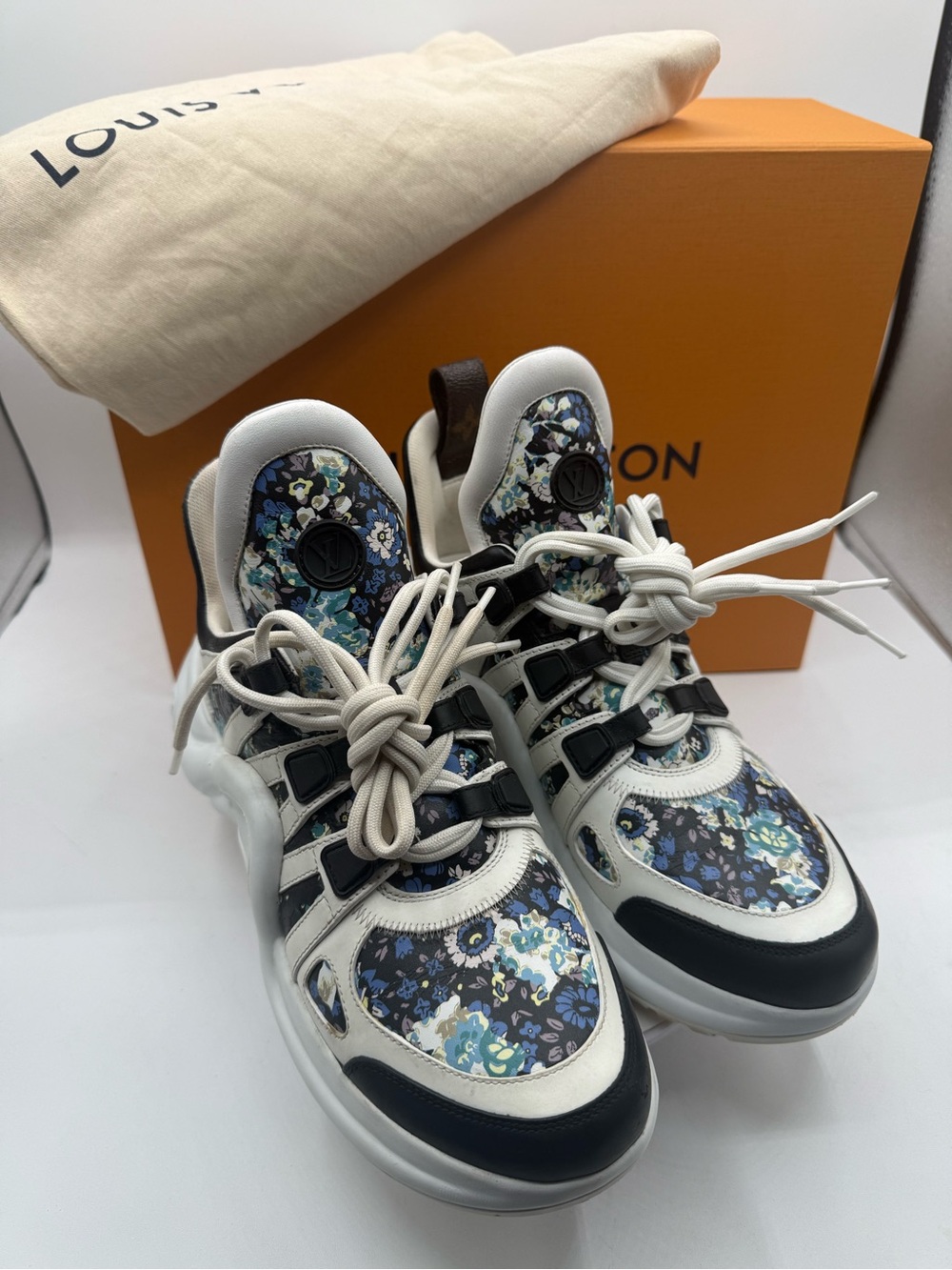 Louis Vuitton floral Archlight Sneakers EUC full inclusion 🔥 - Picture 7 of 10